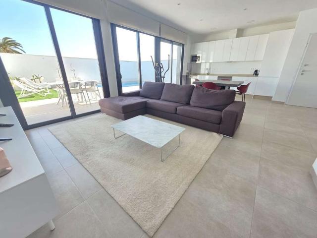 Vivienda de lujo de 200 m2 en alquiler Los Alcázares, España