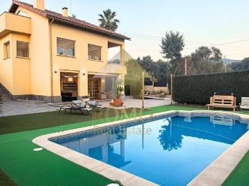 Vivienda de lujo de 355 m2 en venta Bigues i Riells, España