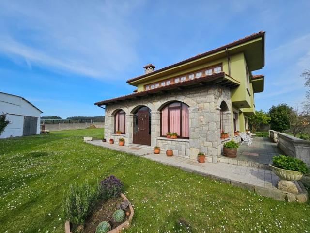 Vivienda de lujo de 374 m2 en venta Avilés, Asturias
