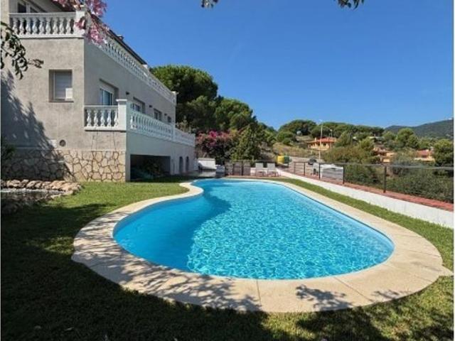 Vivienda de alto standing de 330 m2 en venta Calella, España