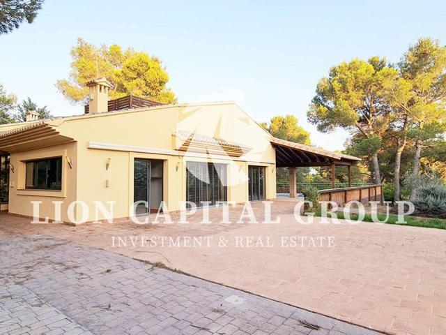 Vivienda de lujo de 446 m2 en venta Chiva, España