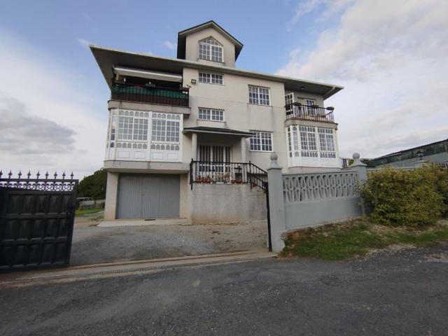 Vivienda de lujo de 489 m2 en venta Fene, España