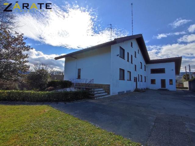 Vivienda de lujo de 400 m2 en venta Larrabezúa, España