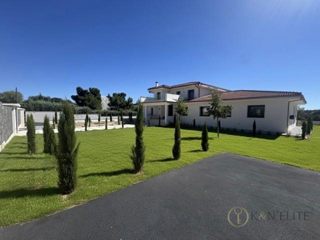 Vivienda de lujo de 586 m2 en venta Valdemorillo, España