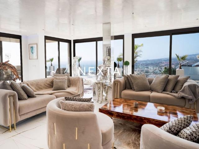 Vivienda exclusiva de 612 m2 en venta Adeje, España