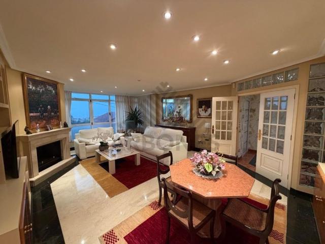 Vivienda de lujo de 508 m2 en venta Nigrán, Galicia