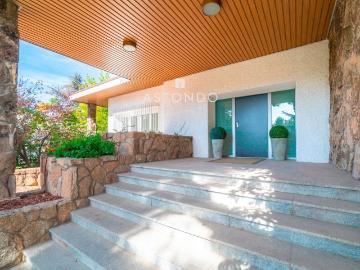 Avenida de los Madroños, Barrio Ciudad Lineal, Madrid