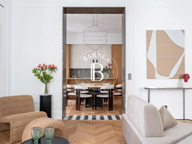 Vivienda de lujo en el corazón de Madrid con diseño contemporáneo y carácter clásico