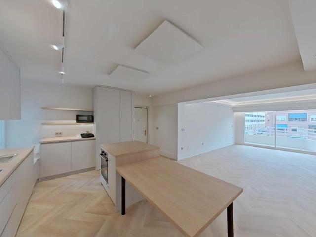 Vivienda de lujo reformada en Av General Marvá, Alicante