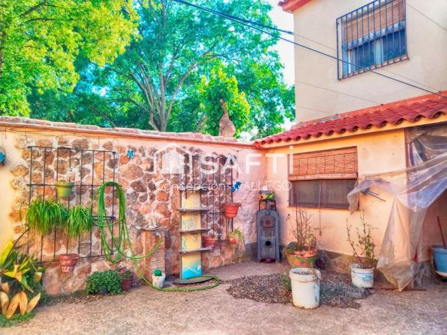 VIVIENDA DISPONIBLE EN CINCO CASAS Sin cobrar comisión al comprador