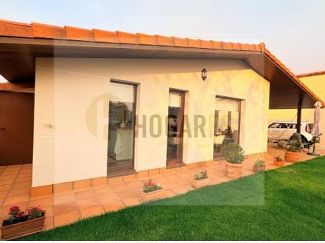 VIVIENDA EN UNA PLANTA CON 600 M2 DE PARCELA