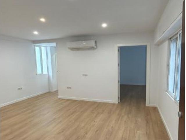 VIVIENDA EN ZONA AVD AEROPUERTO TOTALMENTE REFORMADO