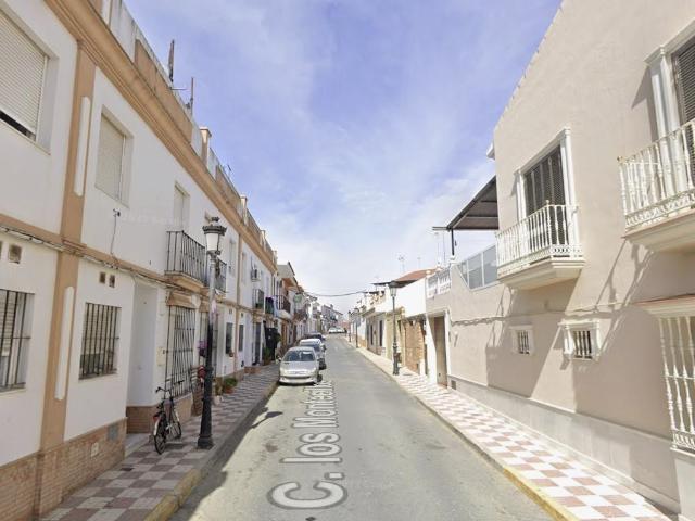 VIVIENDA EN ALMONTE
