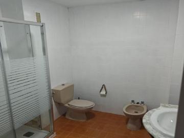 Vivienda en alquiler de 4 habitaciones y 2 baños en el centro