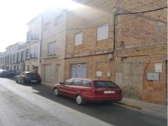 Vivienda en construcción en Estepa, cerca de avenidas principales