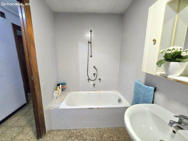 VIVIENDA EN EL CENTRO DE ALBORAYA