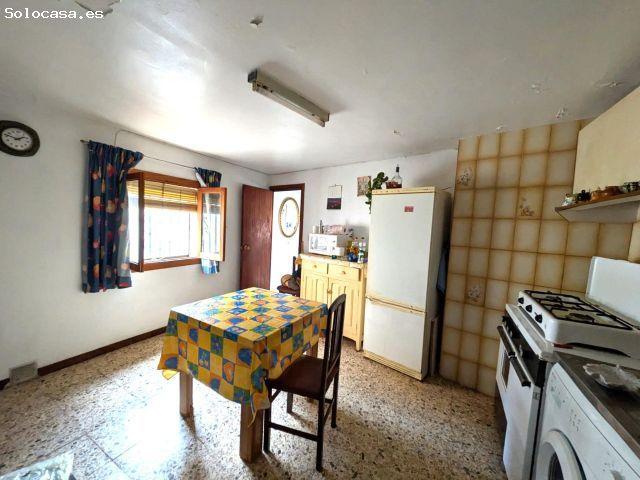 Vivienda en la localidad Moros, pleno centro de la localidad