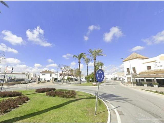 VIVIENDA EN LEBRIJA