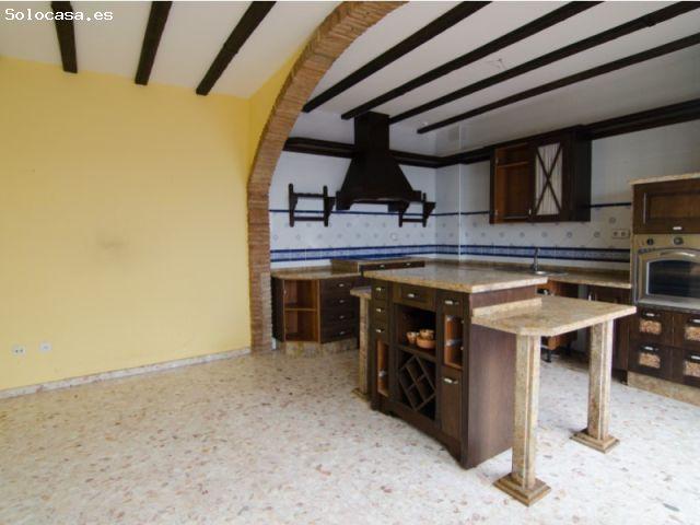 Vivienda en planta alta con 3 Habitaciones y amplios espacios!