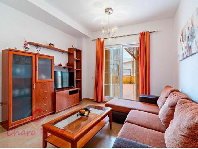 Vivienda en planta baja con terraza de 90 metros, piscina y dos plazas de garaje
