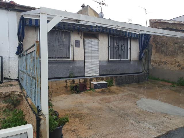 ¡ Excelente casa unifamiliar de 350m2 de parcela !