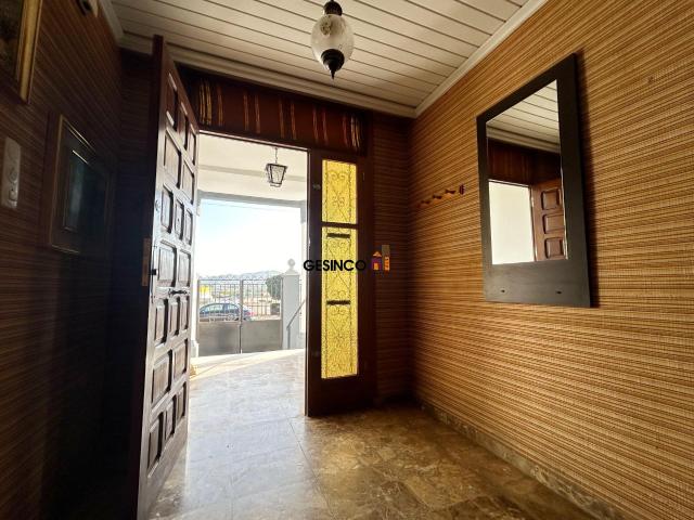 VIVIENDA CON GRAN ALMACÉN EN ROTGLA Y CORBERA