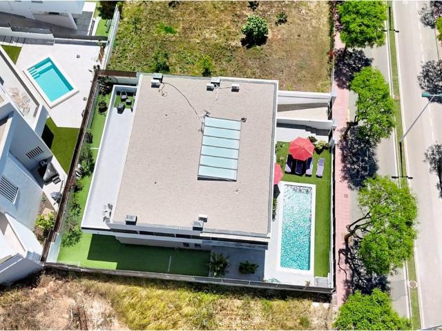 Vivienda exclusiva con vistas mar en la cotizada urbanización Playetes de Oropesa del Mar
