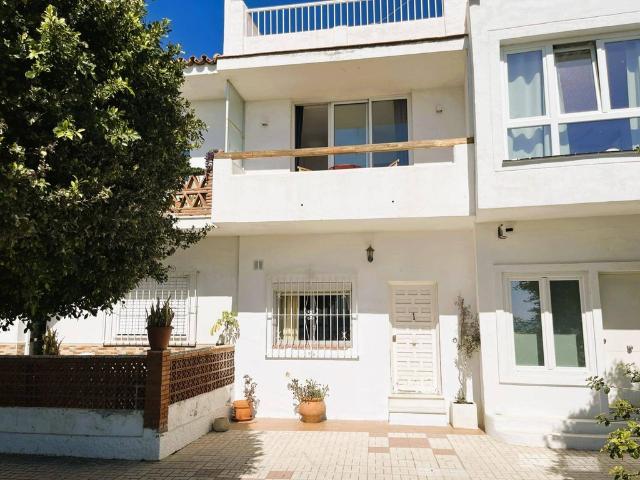 Vivienda exclusiva de 116 m2 en venta Cala del Moral, Andalucía