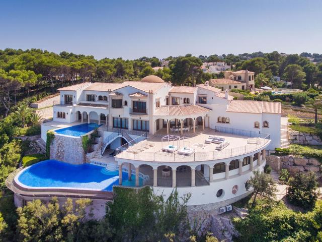 Vivienda exclusiva de 1172 m2 en venta Jávea, España