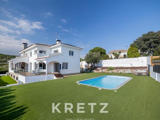 Vivienda exclusiva de 1100 m2 en venta Alella, España