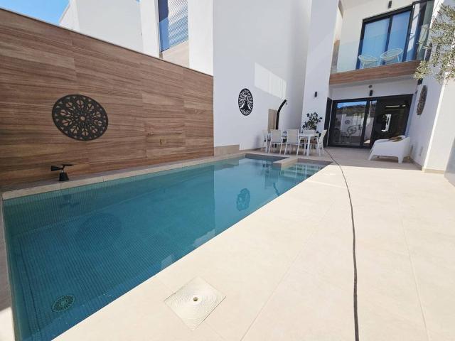 Vivienda exclusiva de 127 m2 en venta Benijófar, España