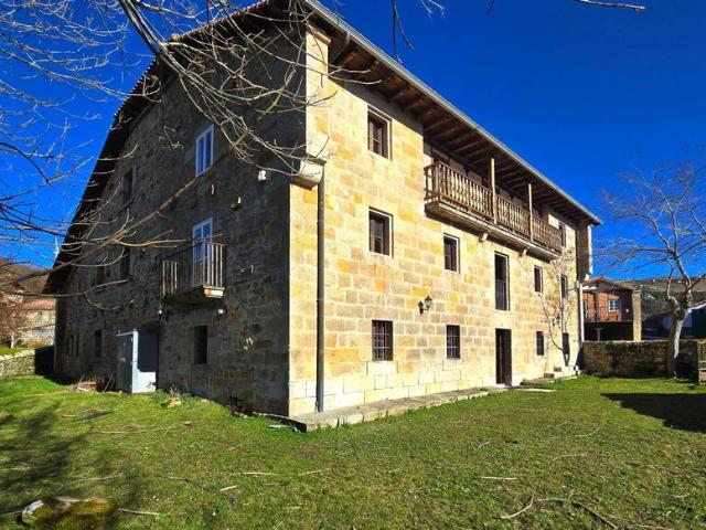 Vivienda exclusiva de 1299 m2 en venta Campoo de Yuso, Cantabria