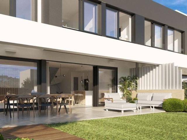 Vivienda exclusiva de 181 m2 en venta Estepona, Andalucía