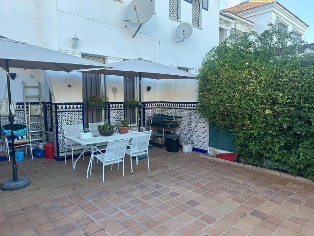 Vivienda exclusiva de 224 m2 en venta Tomares, España
