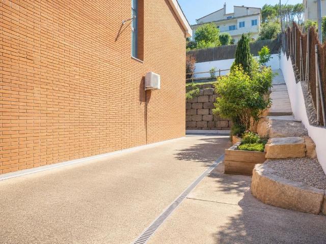 Vivienda exclusiva de 286 m2 en venta Montornès del Vallès, Cataluña
