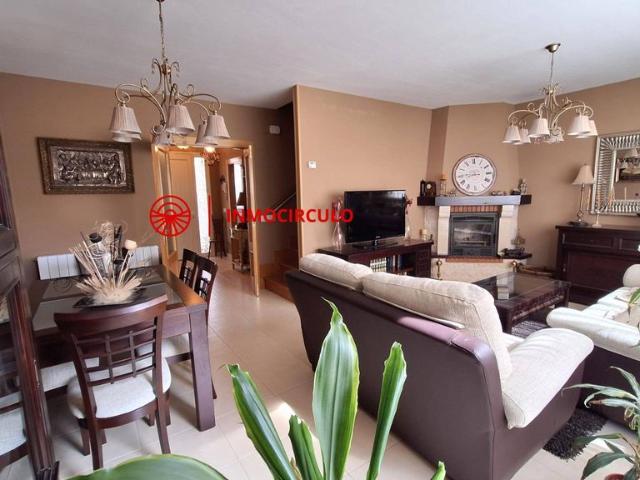 Vivienda exclusiva de 243 m2 en venta Burgos, Castilla y León