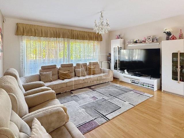 Vivienda exclusiva de 266 m2 en venta Arganda, España