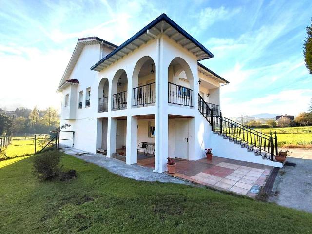 Vivienda exclusiva de 261 m2 en venta La Cavada, Cantabria