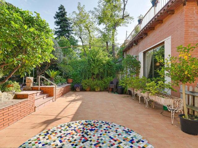 Vivienda exclusiva de 274 m2 en venta Barcelona, España