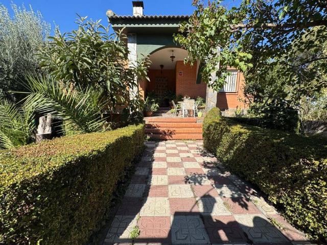 Vivienda exclusiva de 289 m2 en venta Gójar, España