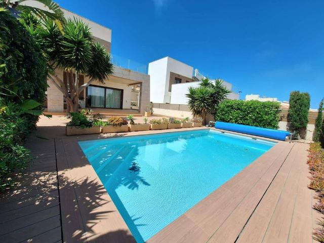 Vivienda exclusiva de 306 m2 en venta Torrevieja, Comunidad Valenciana