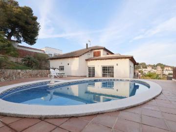 Vivienda exclusiva de 317 m2 en venta Cubelles, España