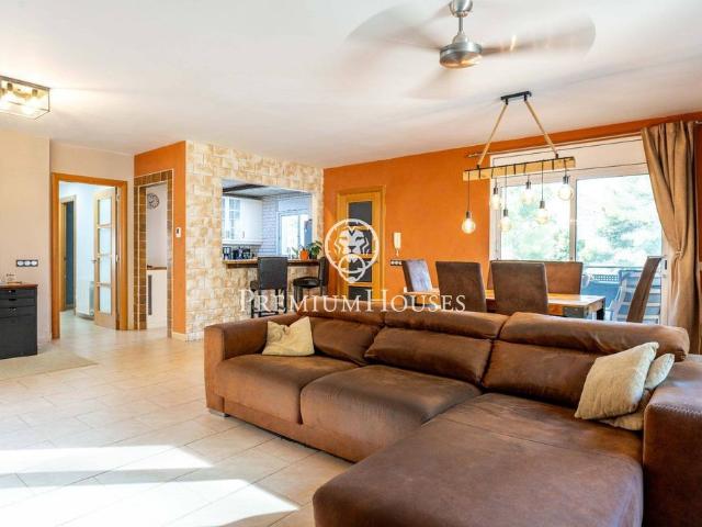 Vivienda exclusiva de 327 m2 en venta Olivella, España