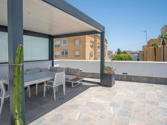 Vivienda exclusiva de 323 m2 en venta San Fernando, Andalucía