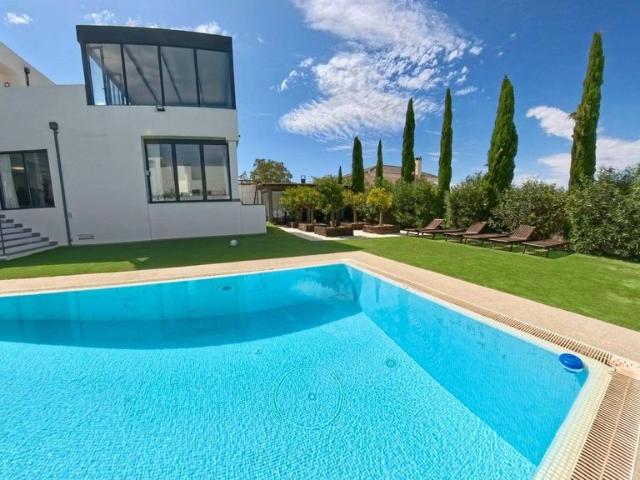 Vivienda exclusiva de 330 m2 en alquiler La Zubia, España