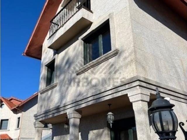 Vivienda exclusiva de 342 m2 en venta Vigo, España