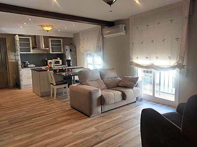 Vivienda exclusiva de 357 m2 en venta Sevilla, Andalucía