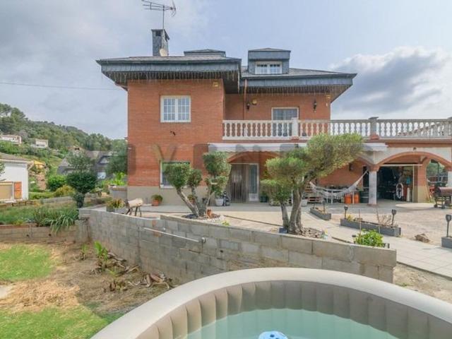 Vivienda exclusiva de 350 m2 en venta Corbera de Llobregat, Cataluña