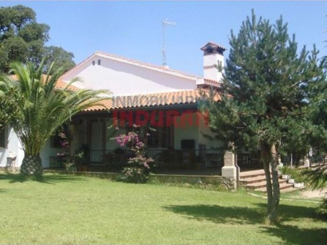 Vivienda exclusiva de 350 m2 en venta Las proximidades de Navalmoral, Navalmoral de la Mata, Cáceres, Extremadura