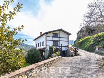 Villa en venta en Cantabria - Parrilla